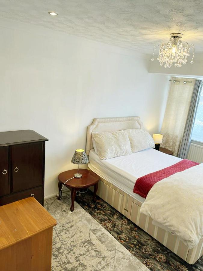 Blessings Of Peace Home Away From Home Cardiff Exterior foto